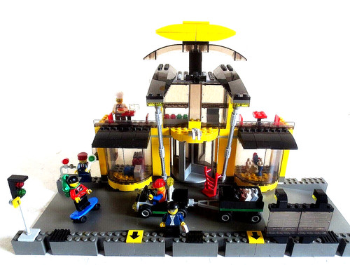 Lego world city grand central - lego,